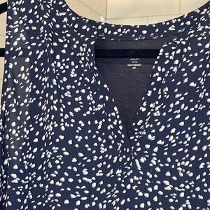 Loft Outlet Sleeveless top. Chiffon print front and navy knit back. Med Petite